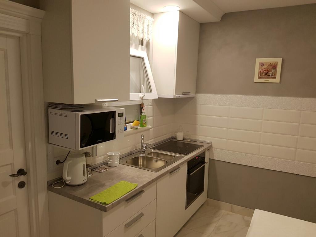 Comfort Apartment On Bogdanivska Street 7B Kiev Bagian luar foto