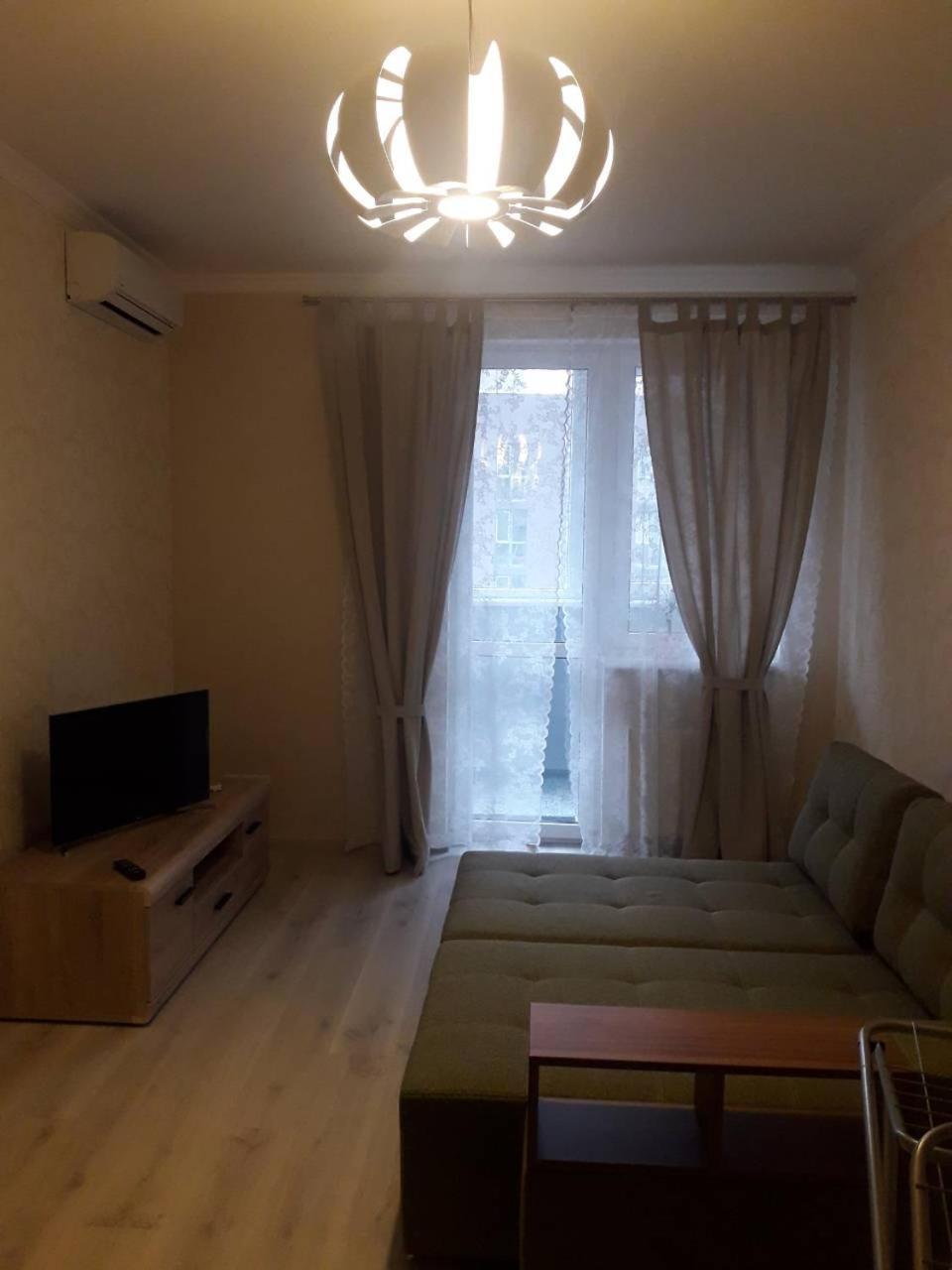 Comfort Apartment On Bogdanivska Street 7B Kiev Bagian luar foto