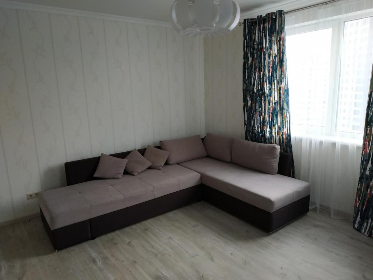 Comfort Apartment On Bogdanivska Street 7B Kiev Bagian luar foto