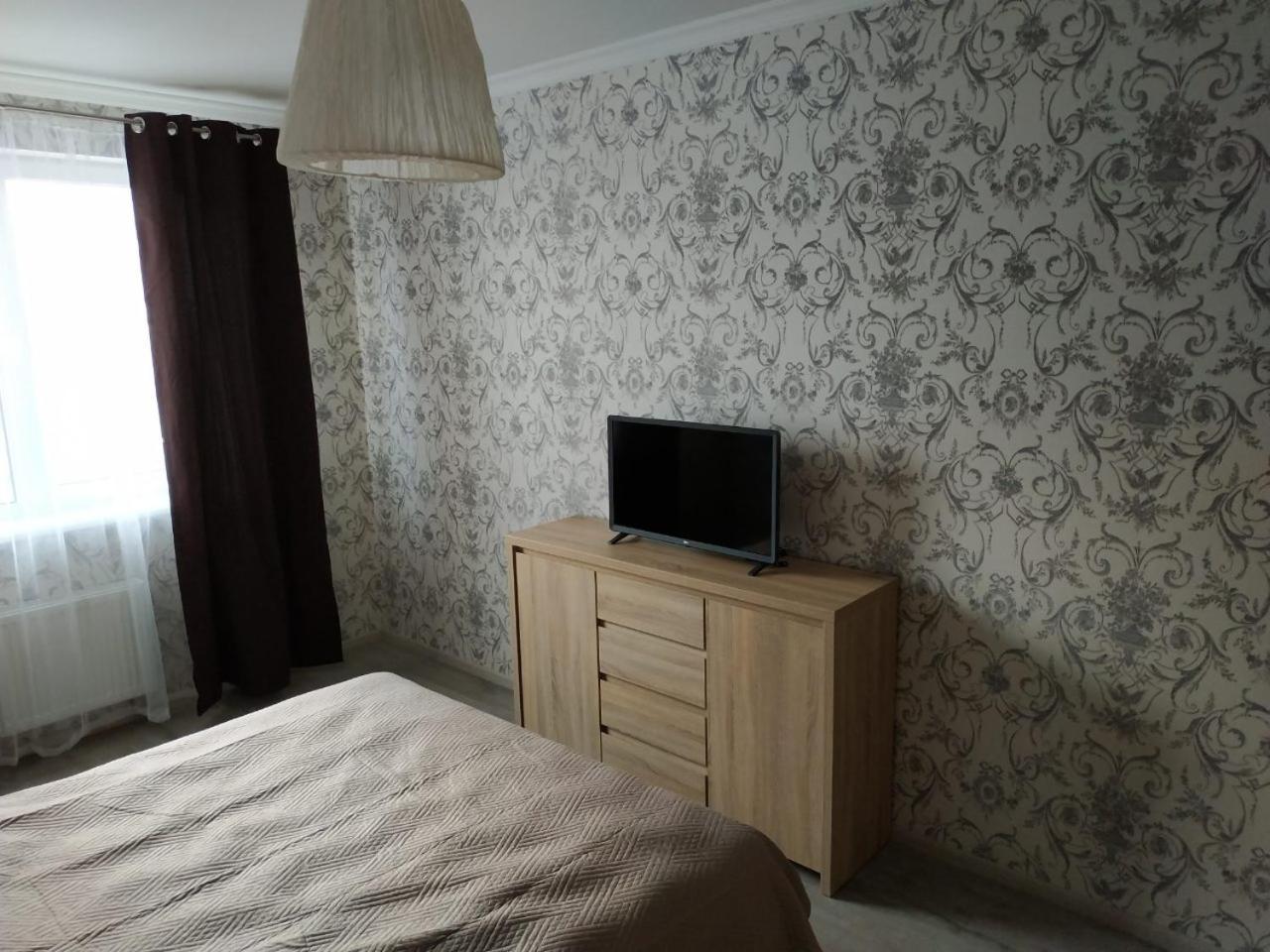 Comfort Apartment On Bogdanivska Street 7B Kiev Bagian luar foto