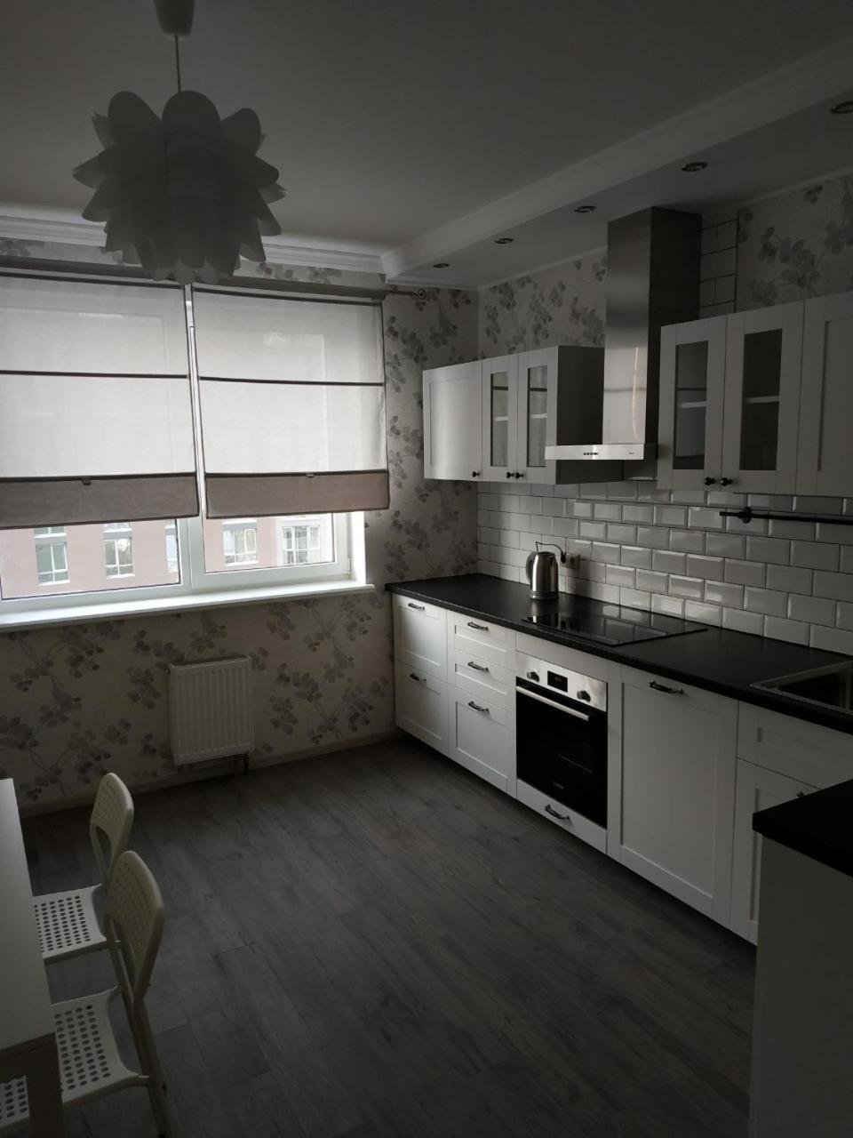 Comfort Apartment On Bogdanivska Street 7B Kiev Bagian luar foto