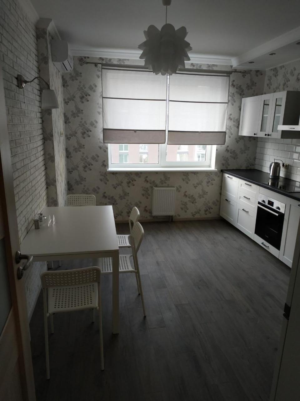 Comfort Apartment On Bogdanivska Street 7B Kiev Bagian luar foto
