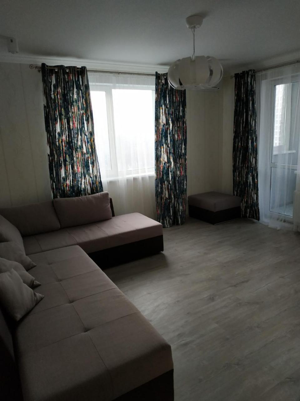 Comfort Apartment On Bogdanivska Street 7B Kiev Bagian luar foto
